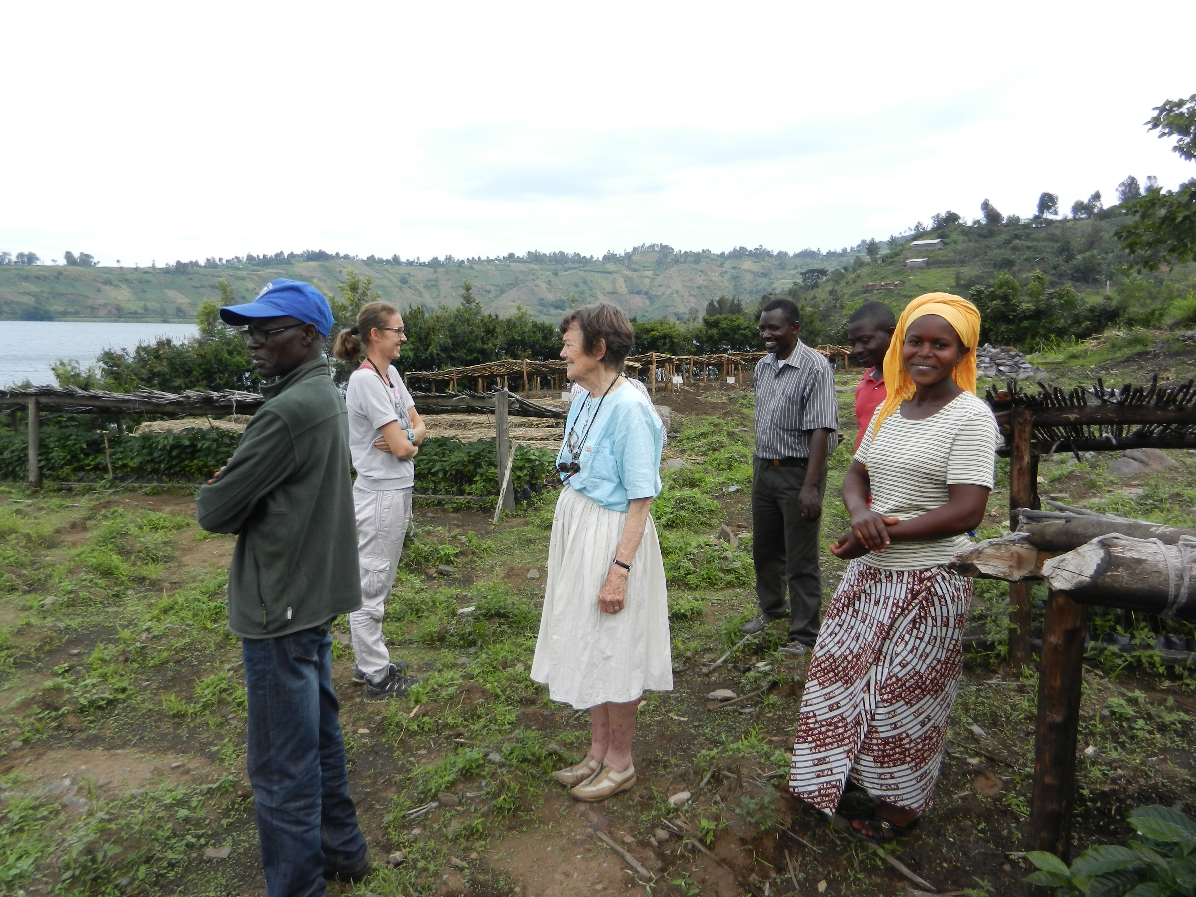 Kivu: acteurs du programme Ecobulenga Achille, Sylvia, Monique, André, Furhaha sur le site de la FEAGE